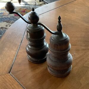 Classic Wooden Pepper and Salt Grinders